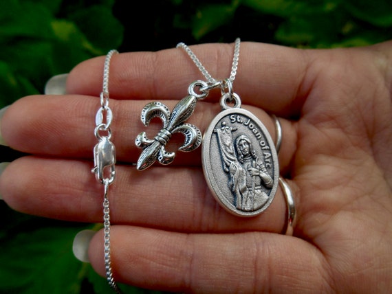 Saint st jewelry deals