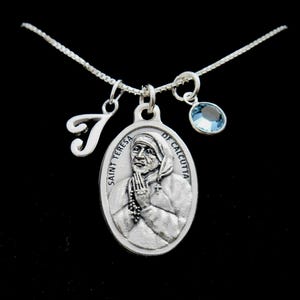 Collier médaille Sainte Mère Teresa. Collier personnalisé en argent sterling. Collier catholique Sainte-Thérèse. Collier saint patron. Collier Médaille Saint