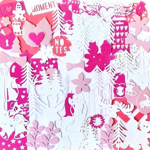 NOEL - 75 Découpes : Assortiment varié comprenant sapins, étoiles, flocons, rennes, bonhommes de neige blanc, rose corail et rose fuschia