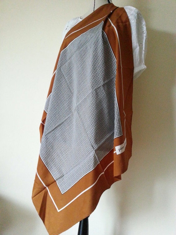 Pierre Balmain Scarf
