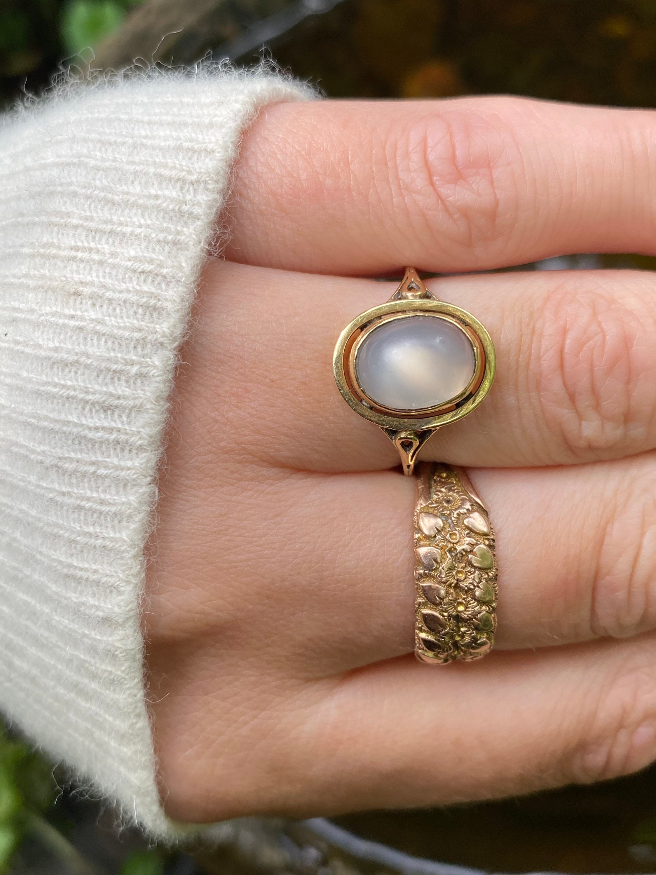 Antique ~ Moonstone 18Ct Gold Ring Size UK R.5 Usa 8.85