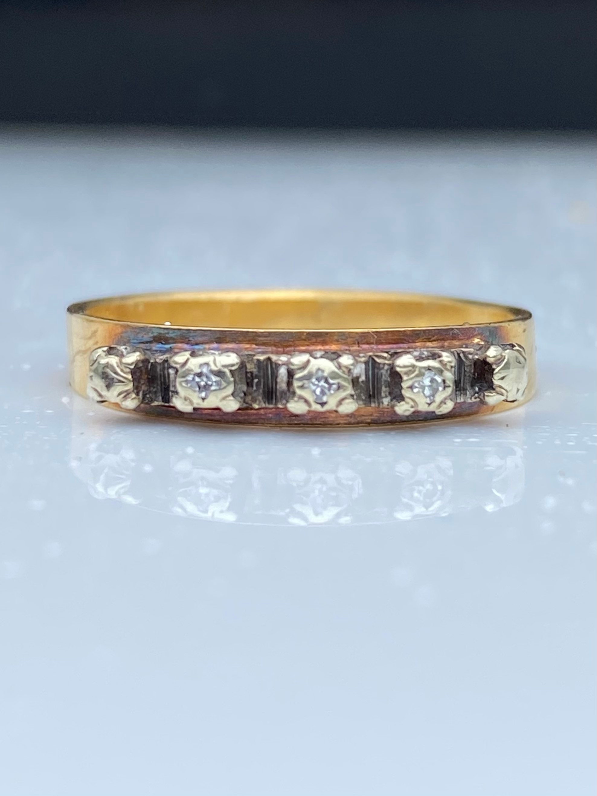 Vintage ~ 18Ct Gold Ring With Diamonds Size UK O.5 Us 7.25 Wedding Band 3.1G