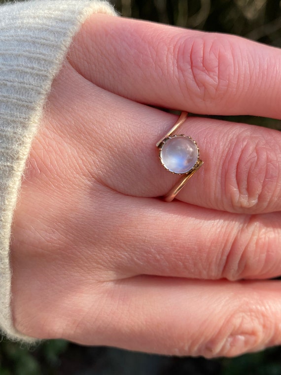 9ct gold moonstone ring outlet