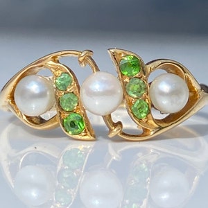 Antique ~ 1904 ~ 18ct Gold ~ Pearl and Demantoid Garnet Ring  ~ Size UK Q and a half / 8.25