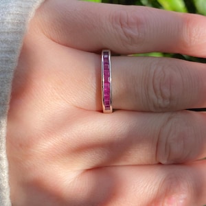 Antique ~ Vintage ~ Ruby ~ 14ct Gold Band ~ Art Deco ~ Ring Size R / 8.5