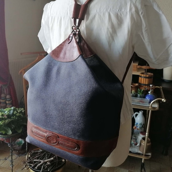 Vintage Leather backpack, zipper bag.