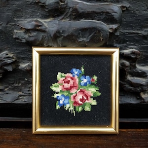 Vintage, zeer fijn kruissteekschilderij. Gemaakt van katoenen draad. Prachtig vakmanschap.