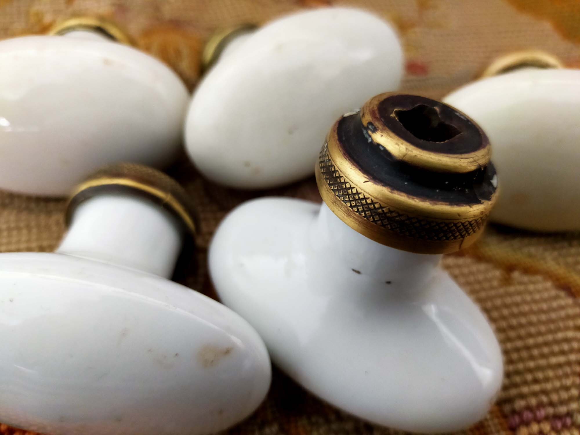 L'ensemble de 5Pcs Boutons Poignée en Porcelaine et Bronze.ferme Français, Style L'art Classic.souve