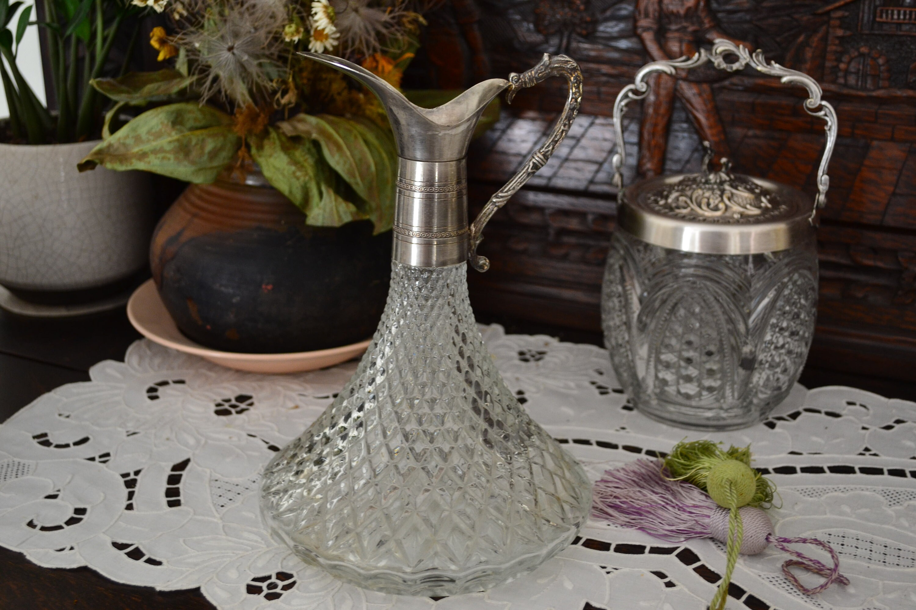 L'antique Ornate Claret Carafe, en Verre et Métal Argenté.vintage Des Années 1950S, Collection Très 