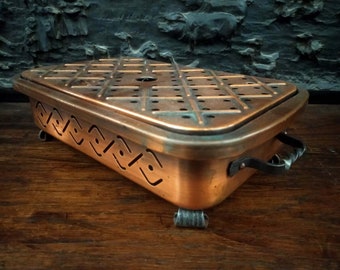 Vintage copper dish warmer. Copper collection. French farmhouse, Souvenir of traditional life.