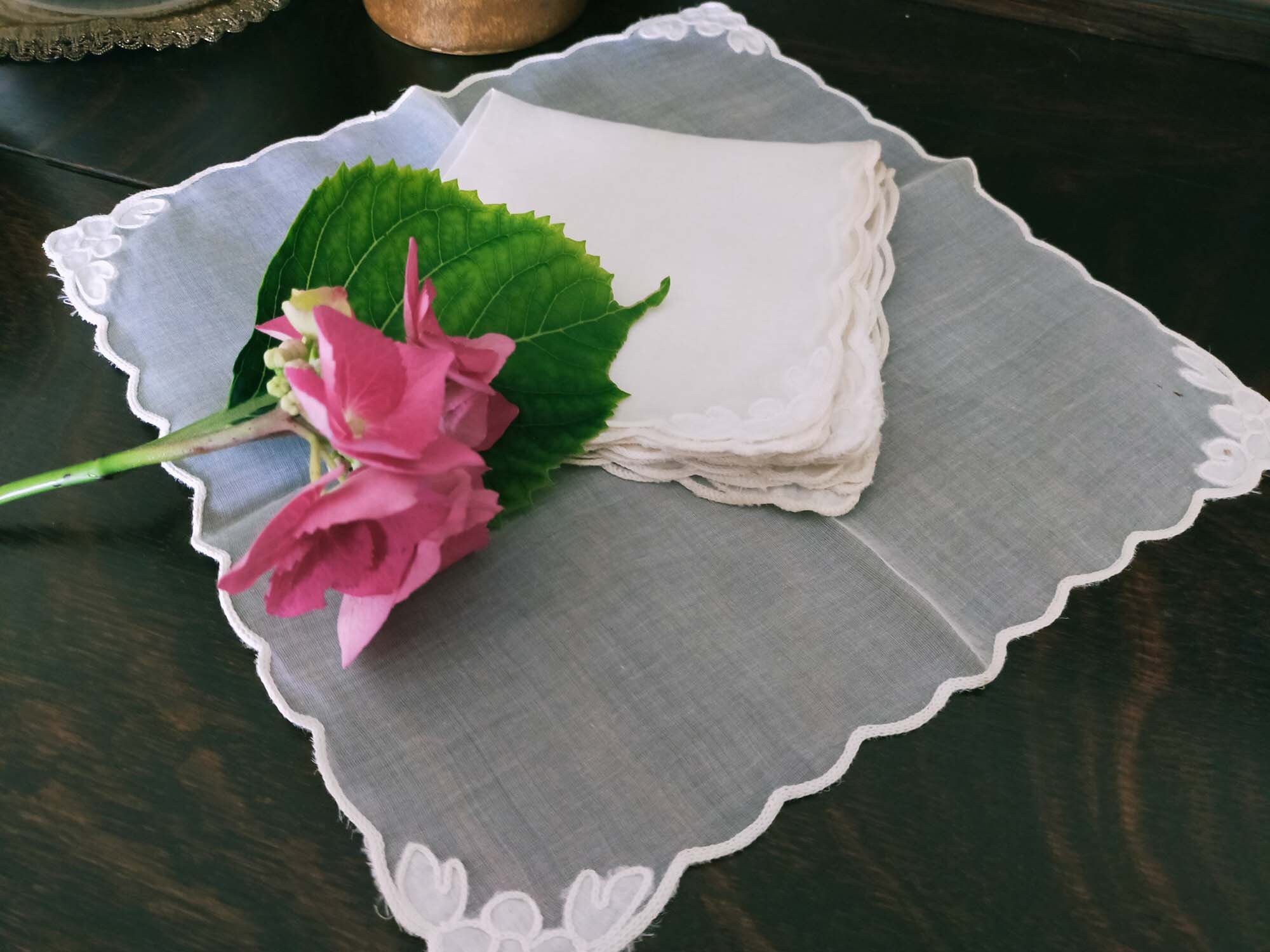 L'ensemble de 4Pcs Anciens Napperon Traditionnel Français.broderie Élégant en Fil Soie.vintage Des A