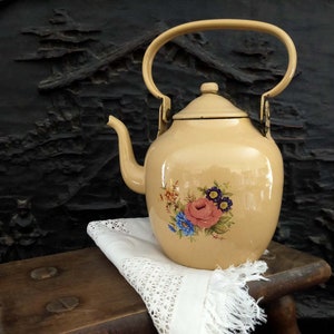 Vinatge teapot, French tea pot, rustic enamel kettle, French cuisine, Rustic tea pot, Souvenir of traditional life..A-1