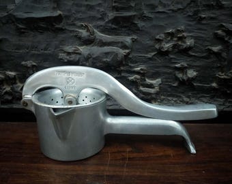 Vintage Manual Citrus Press, Vintage Fruit Press, Aluminum Collection, "PAMPLEMOUSS", French Farmhouse, Souvenir of Traditional Life.A02