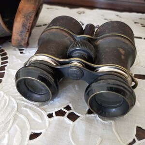 Vintage Magnificent Navy telescope.vintage in leather and gilded bronze,with the original bag.Souvenir of traditional life.A02