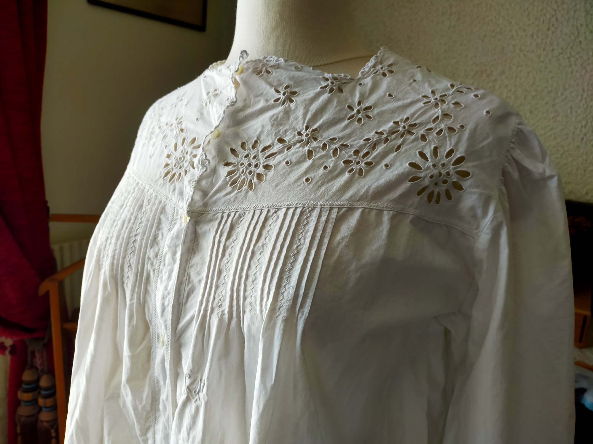 アンティークリネン　ナイティ Cotton Nightgown,handmade Lace,monogram,