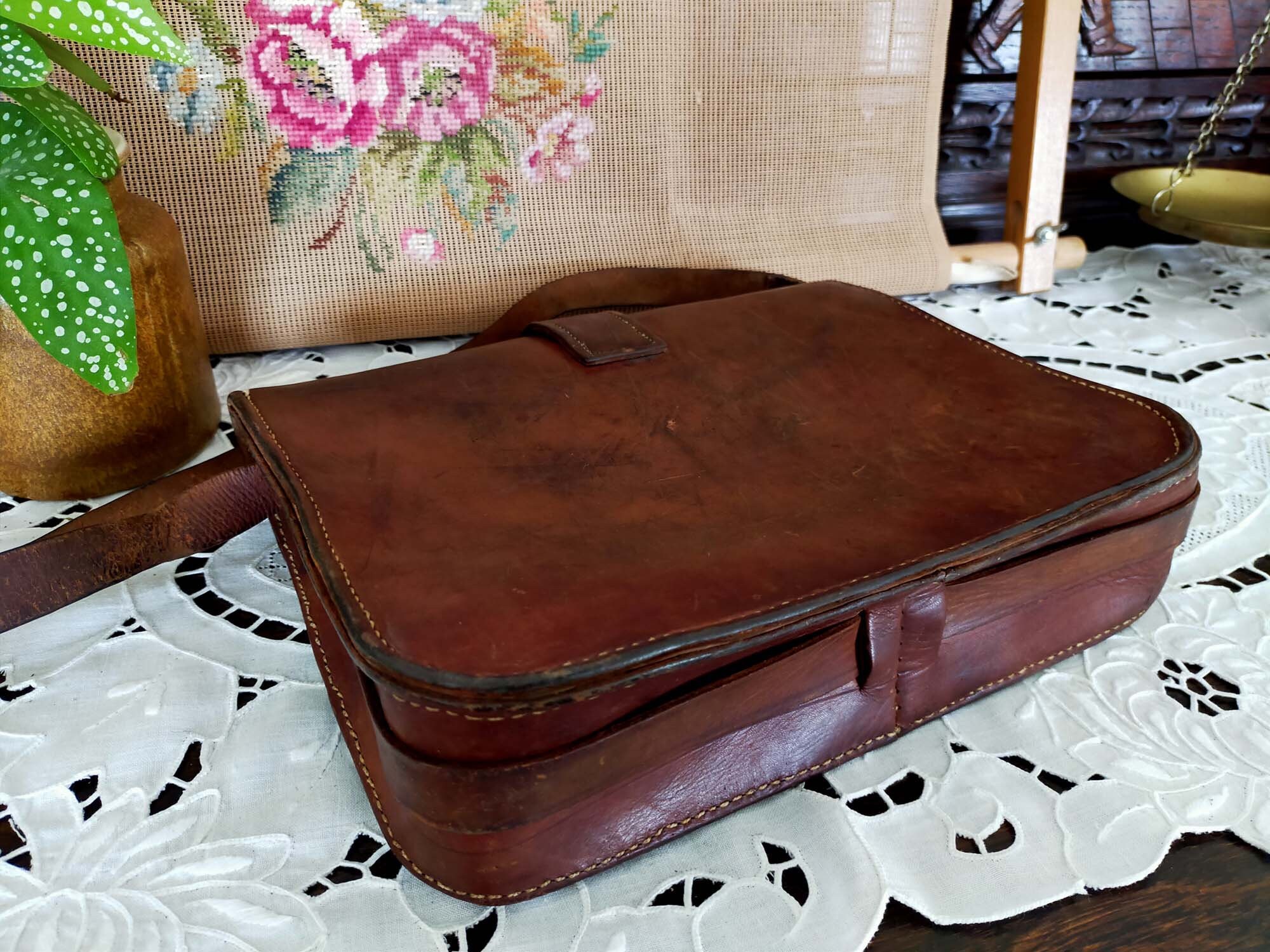 大人気◆ROUGE ET LE NOIR◆MOORE BAG◆日本未入荷◆送料無料 MadGrandeur Beige Crossbody Bags for Women Medium Size