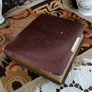 Vintage photo album, History of a family in Photography. Leather cover. Period of the 1890s.