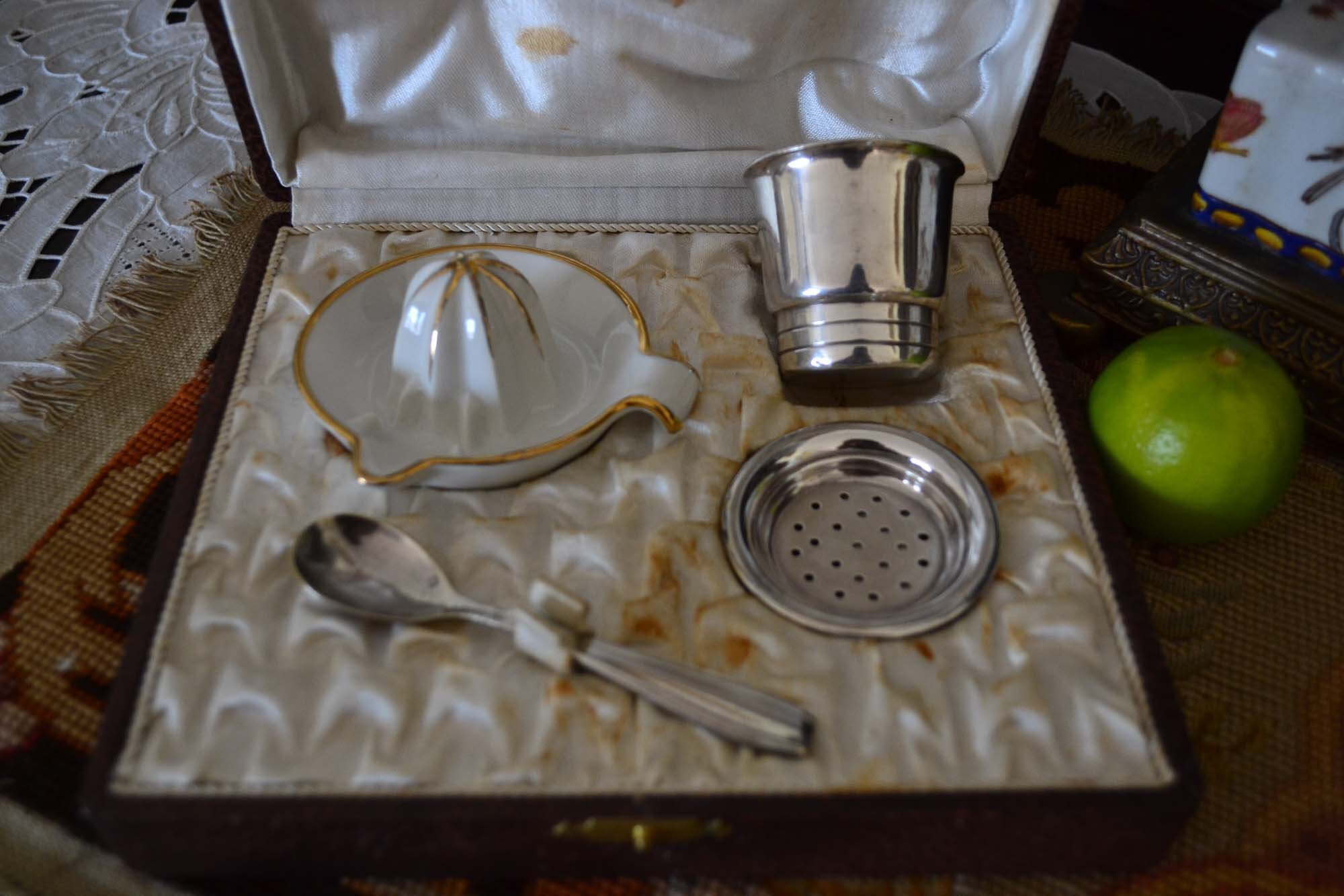 Antique Série de Service à Thé, Vintage en Laiton Argenté et Porcelaine.collection Complète Original