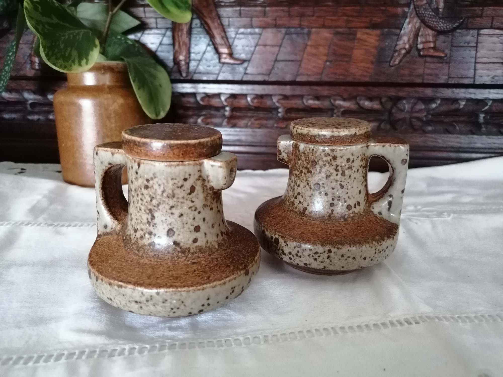 Un Paire de Pot en Porcelaine, Vintage Pour Assaisonnement.cuisine Traditionnelle Française.ferme Fr