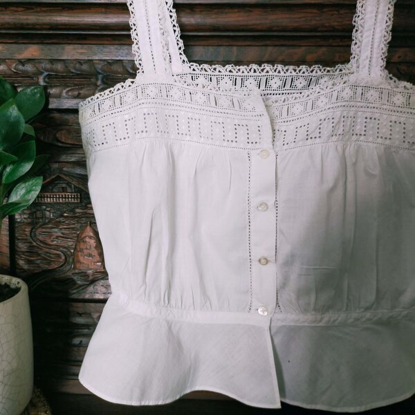 Former French camisole in white cotton lace, corset cover, romantic French, embroidered 100% in the hands,vintage of the late 19th century.