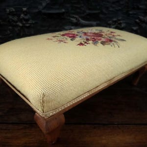 Vintage LUX footrest, mini bench, Napoleon III style, 19th century period, needlepoint, handmade, souvenir of traditional life.