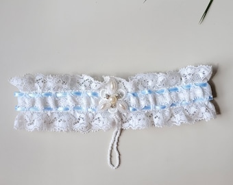 White lace garter for bride, something blue garter for wedding clothing, gift for bride, vintage pearl garter, modern stretchy garter