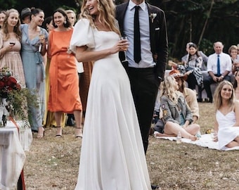 Vestido de novia de línea A con cuello cuadrado, Vestido de novia con espalda abierta, Vestido de novia crepé con mangas abullonadas, Vestido minimalista, Vestido de novia modesto