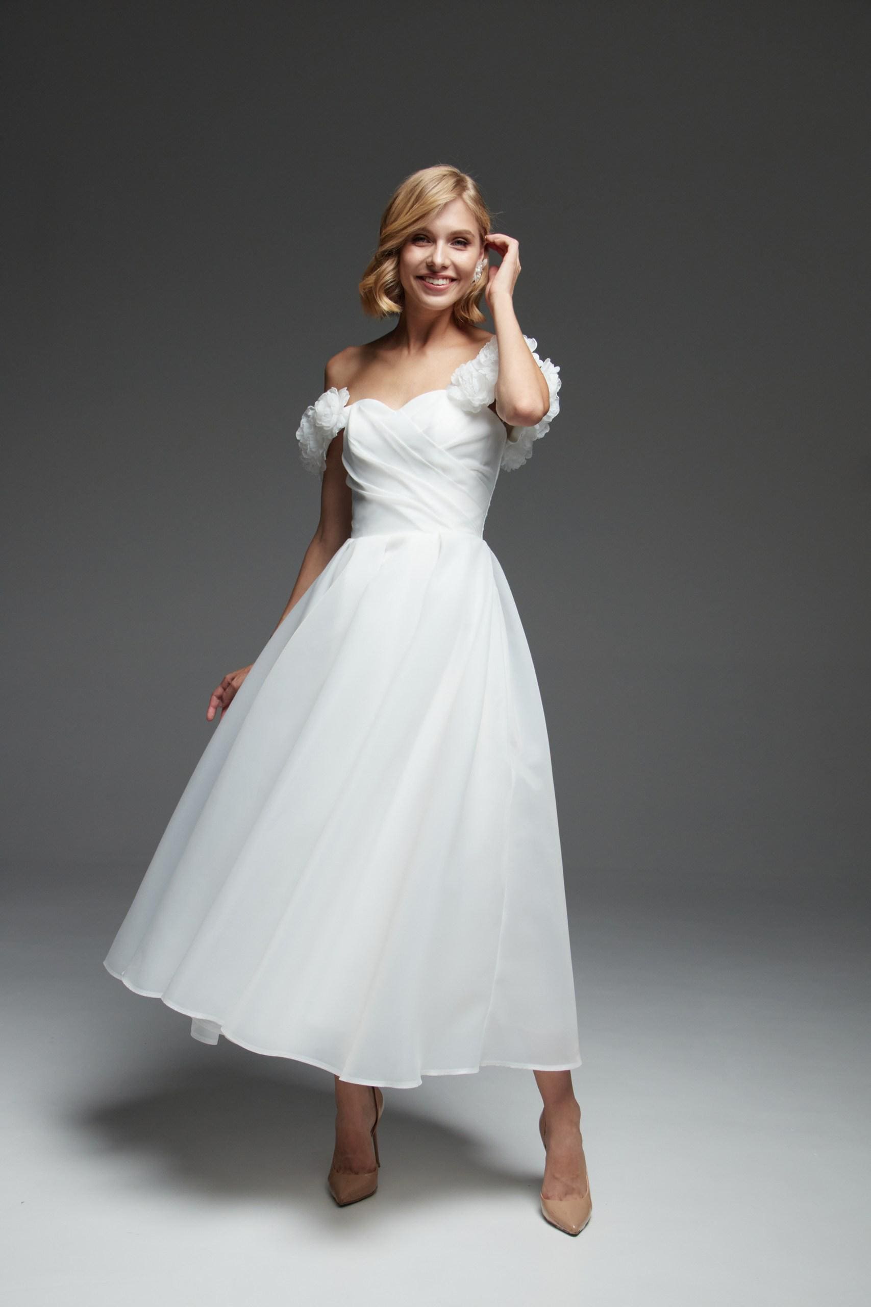 Vestido de novia largo hasta la rodilla, Vestido de novia civil, Vestido de  novia para una escapada, Vestido de novia midi blanco de organza, Vestido  con hombros descubiertos Anita - Etsy México, image size:1707x2560