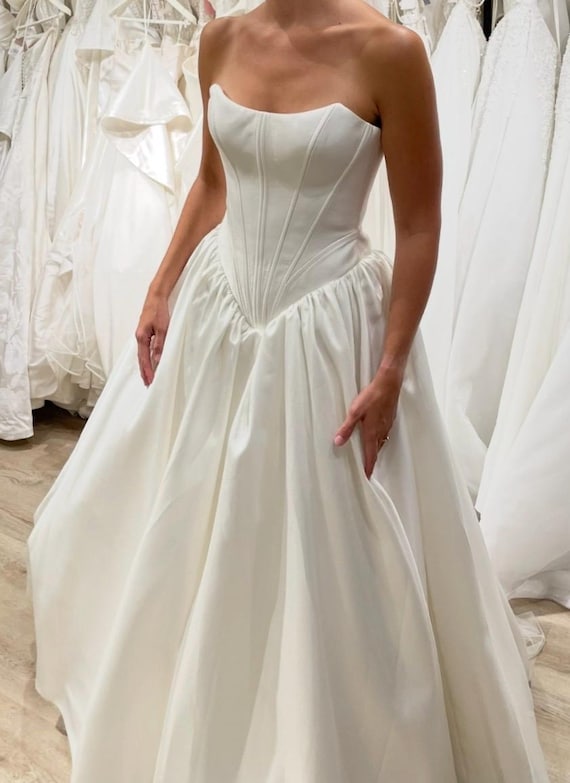 Statement Mikado Wedding Dress: Cat Eye Drop Waist Corset, Custom Classic  Ball Gown - Etsy