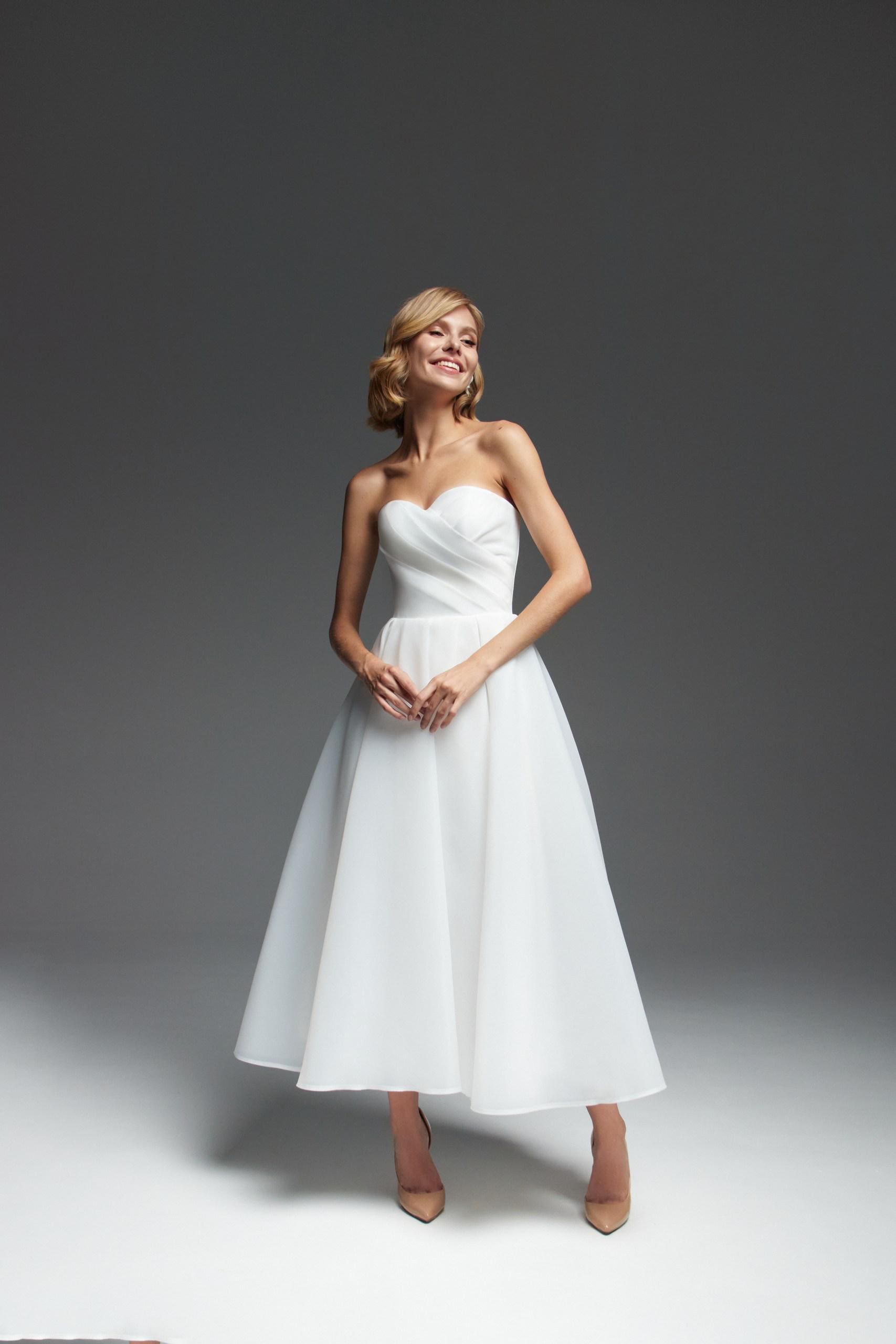 Vestido de novia largo hasta la rodilla, Vestido de novia civil, Vestido de  novia para una escapada, Vestido de novia midi blanco de organza, Vestido  con hombros descubiertos Anita - Etsy México, image size:1707x2560