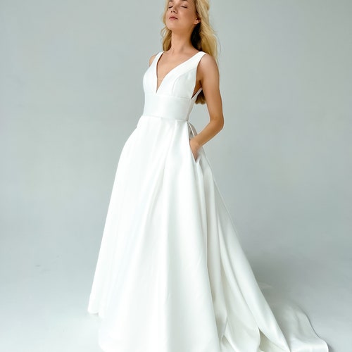 Personalised Classic Deep V Wedding Dress Bridal Gown - Etsy