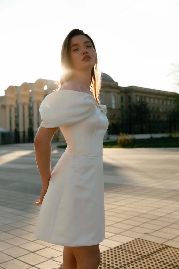 short elopement dresses 35 Best Wedding party look Tea Length Elopement Wedding Dress