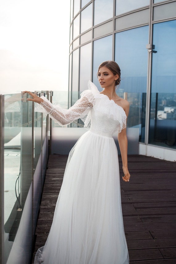 Tulle Wedding Dress off the Shoulder A 