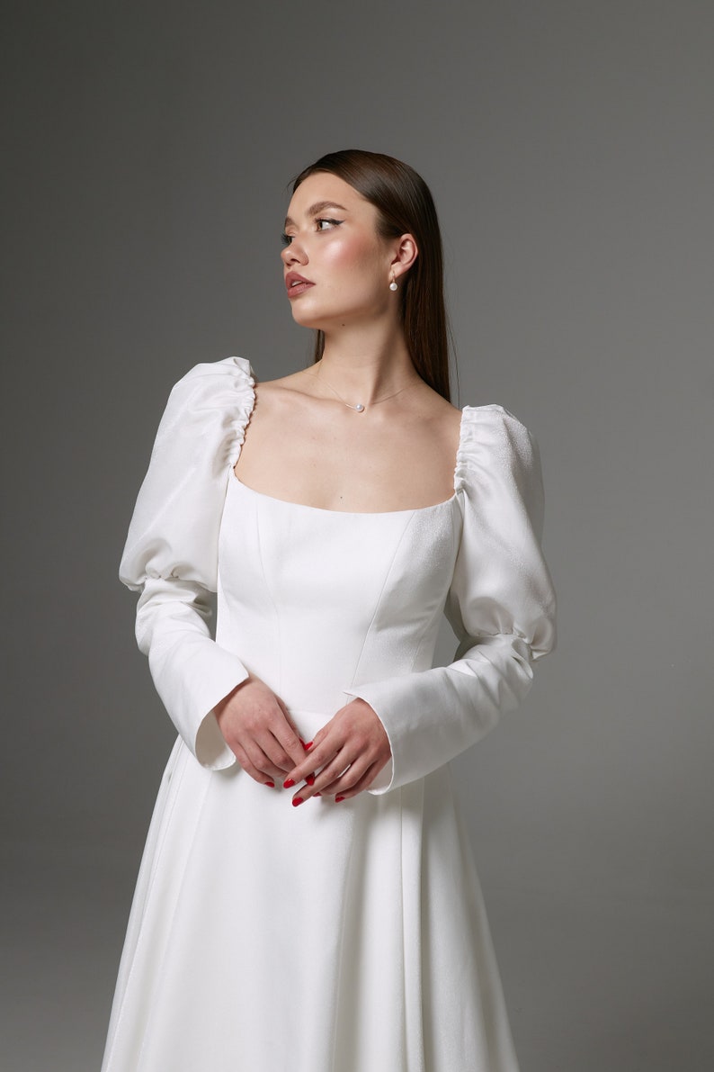 Vestido de novia modesto con escote cuadrado, vestido de novia bohemio de manga larga abullonada con abertura. imagen 3