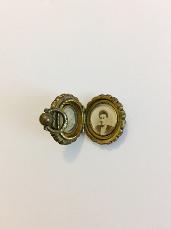 Victorian Locket / Photo Locket.