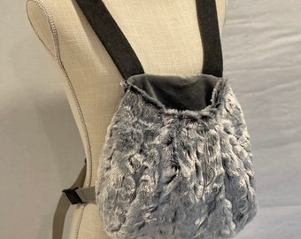 Haustiertragetasche,Hands free,Hunde-/Katzenträger,Hunde-/Katzentragetasche, Kunstfell außen/weiches Fleecefutter, Querrücken verstellbare Träger, 3 Größen