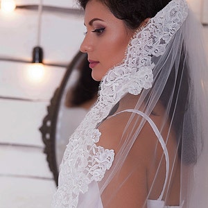 Velo de capilla de encaje para boda, mantilla, velo largo elegante de boda blanco, velo bordado de encaje