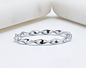 Sterling Silber Gewellter Twist Ring | Damen Silber Stapelring | Süßer Silber Ring | Seil Ring | Damen Silber Band