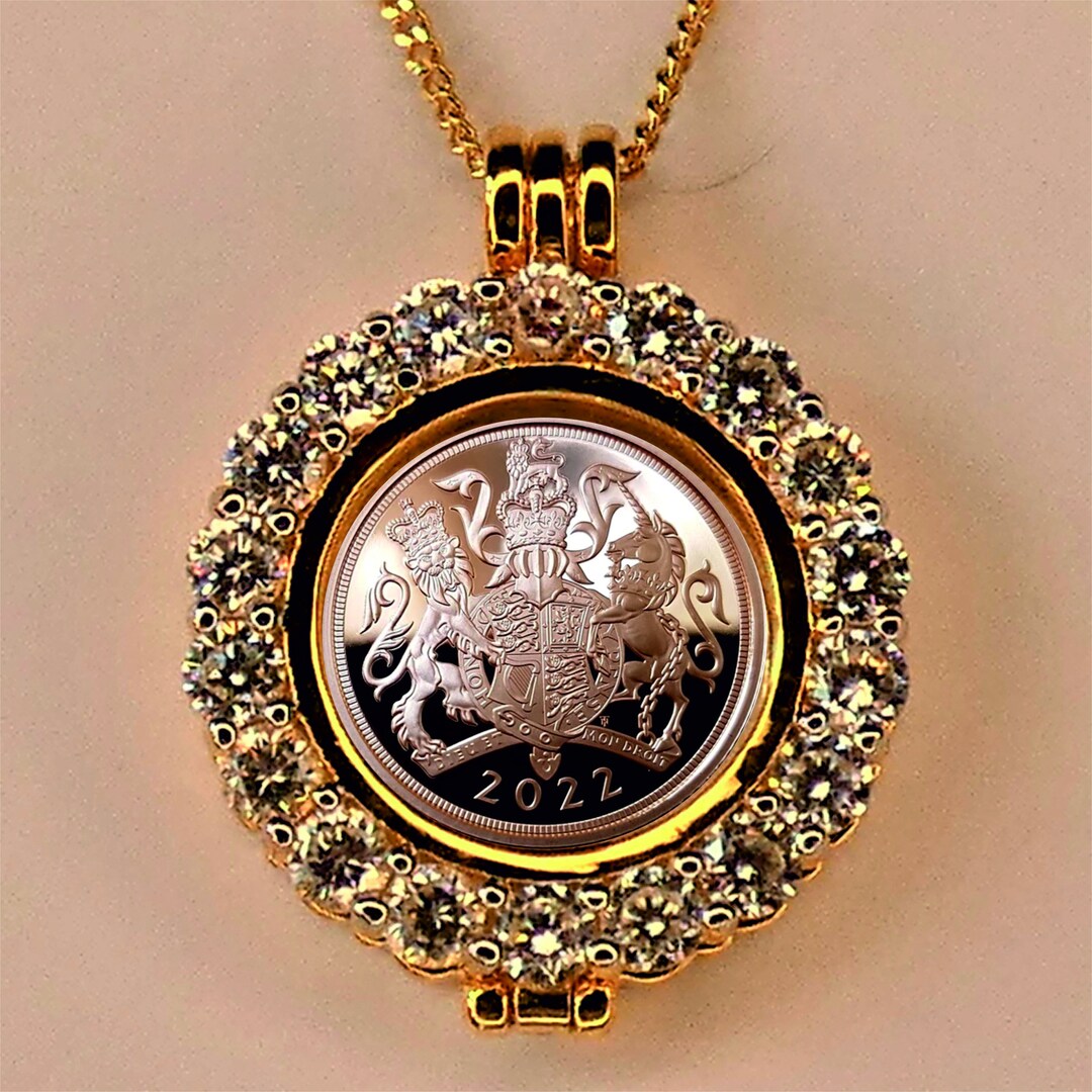 Gold sovereign coin necklace Clearance