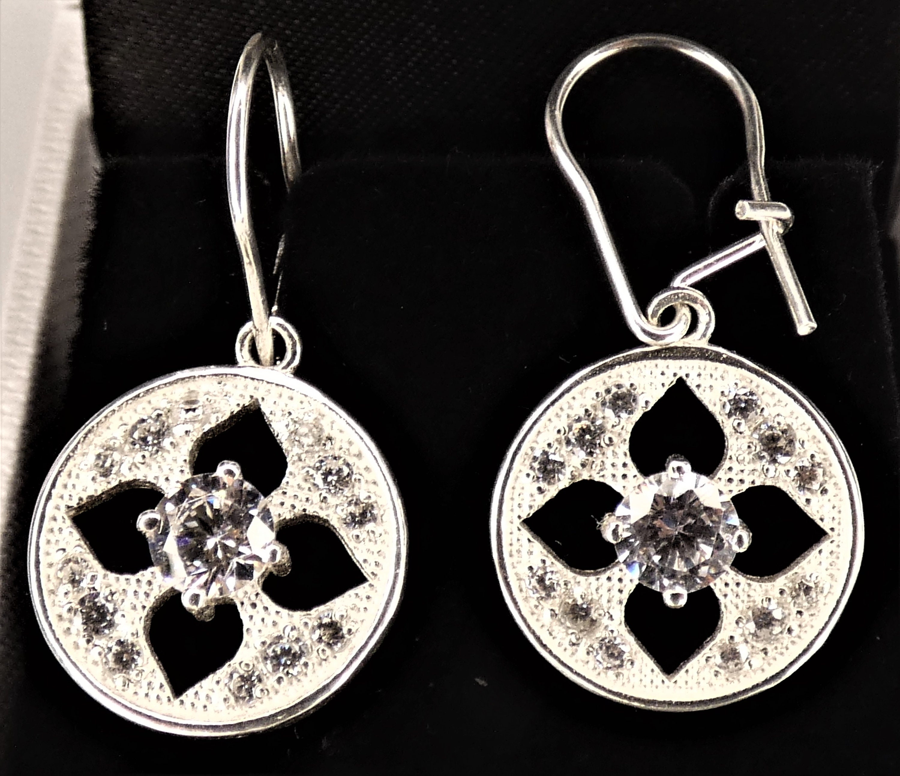 Tiffany and Co. Cobblestone Diamond Platinum Drop Earrings at 1stDibs | tiffany  cobblestone earrings, tiffany cobblestone necklace, tiffany cobblestone  bracelet