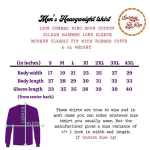 以下が含まれることがあります： 100% コームドリングスパンコットン製のヘビーウェイトTシャツのサイズチャート。チャートは、体の幅、体の長さ、袖の長さをインチで示しています。サイズはSから4XLまでです。