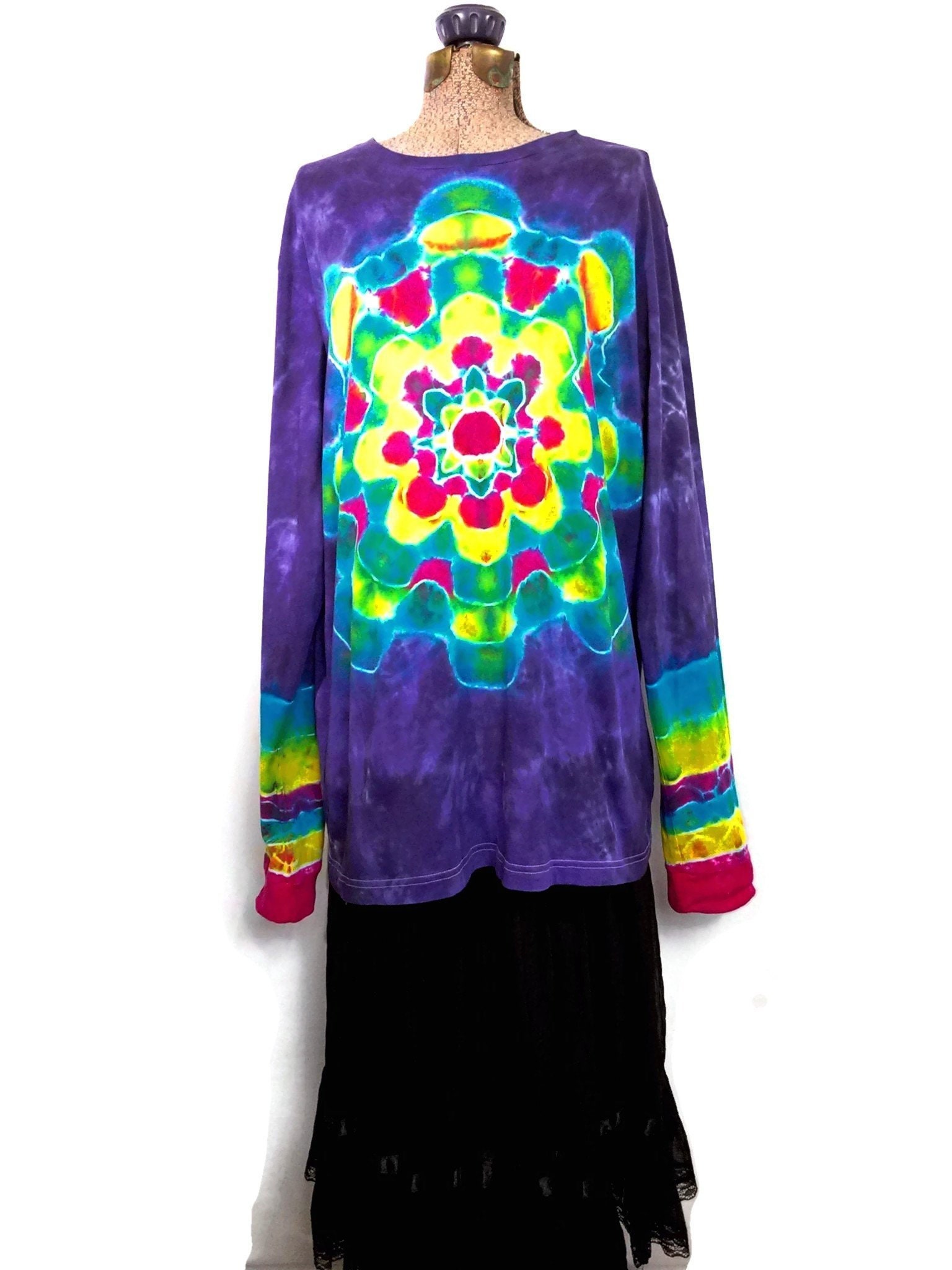 purple tie dye shirt outfit
