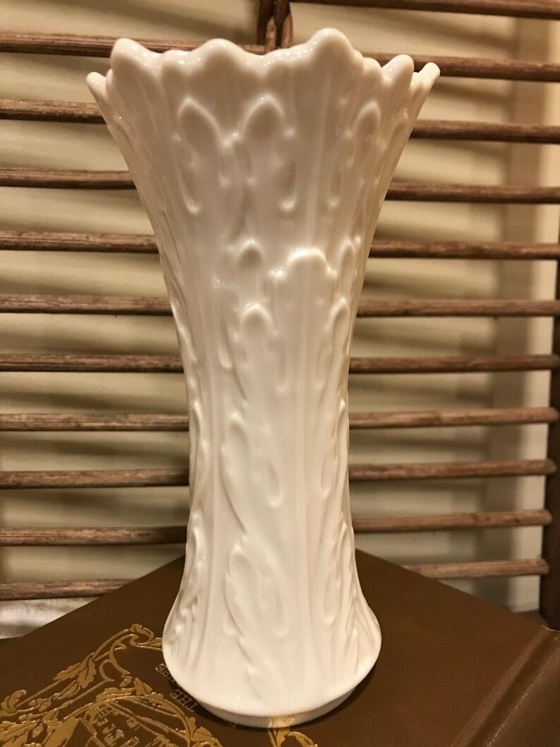 Vintage Lenox Woodland Collection Acanthus Leaf 6 Inch Porcelain Vase