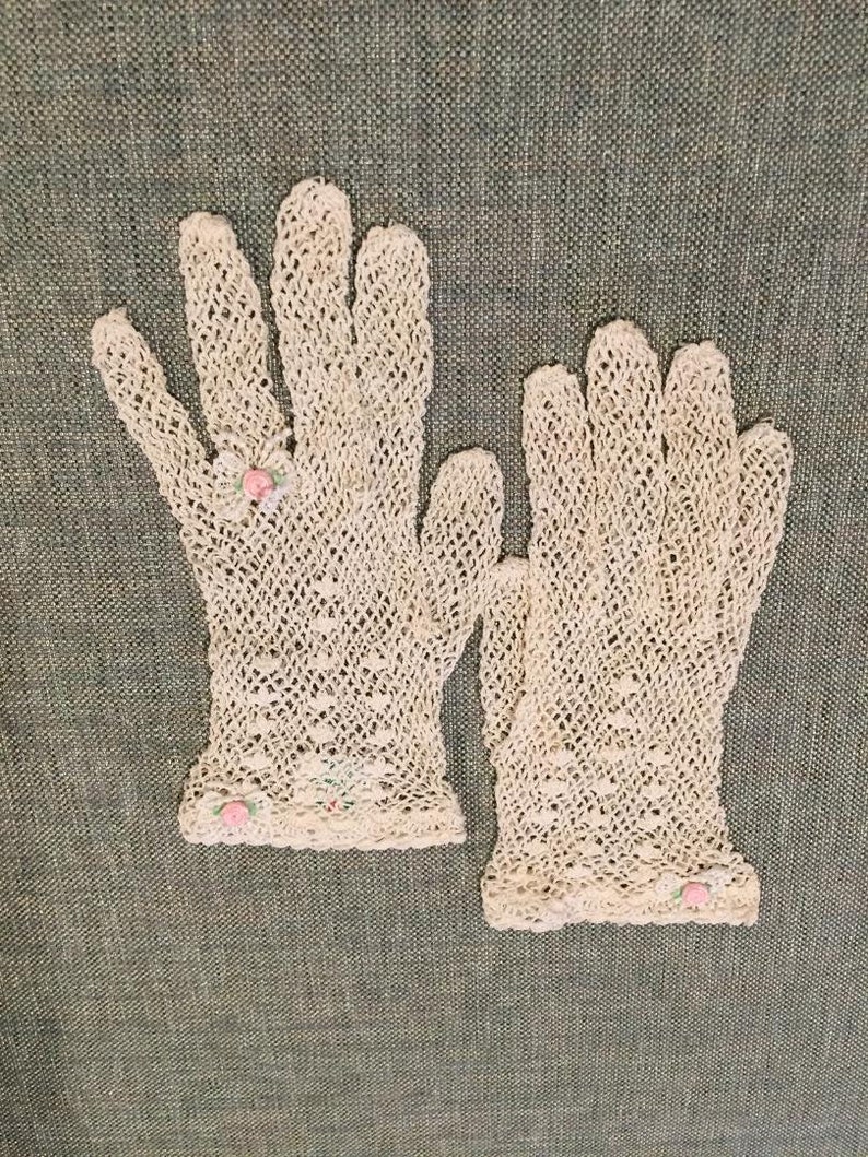 Vintage Nancie Tollin Girls Medium Gloves with Pink Flower Embellishment image 1