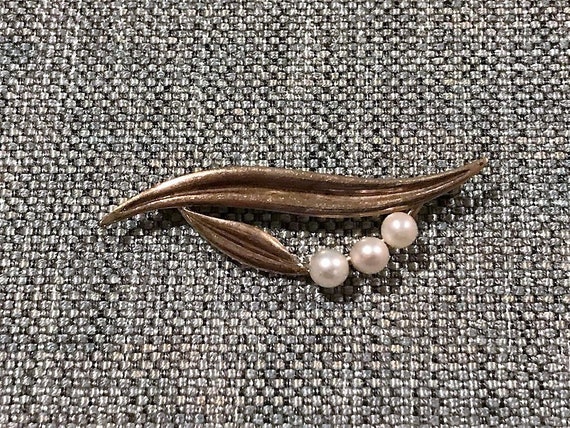 Vintage Signed WRF Gold Filled Pearl Pin or Brooch - image 1