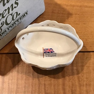 Vintage Hartley Greens, Leeds Pottery, Pierced Creamware Small Handled Basket, Hand Made in England, New and Unused