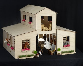 Dream Barn - Wood Horse Barn: 5-Stall Center Aisle with Tack Room & Hay Loft