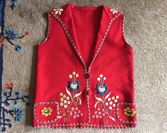 Seltene Arts & Crafts bestickte Folklore Weste