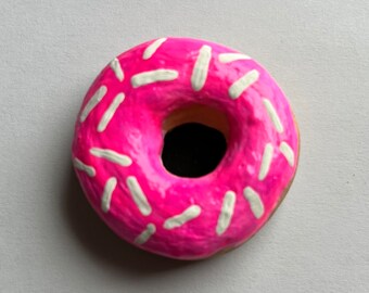 Donut, Donut magnet, sprinkles, Kitchen item, Food magnet, magnet, food, fridge magnet, polymer clay, handmade, cute, fun magnets, pink