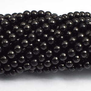 Jet Edelstein, 4 mm (4,7 mm) runde Perlen, 15 cm, ca. 83 Perlen, Bohrung 0.8 mm (289054004)